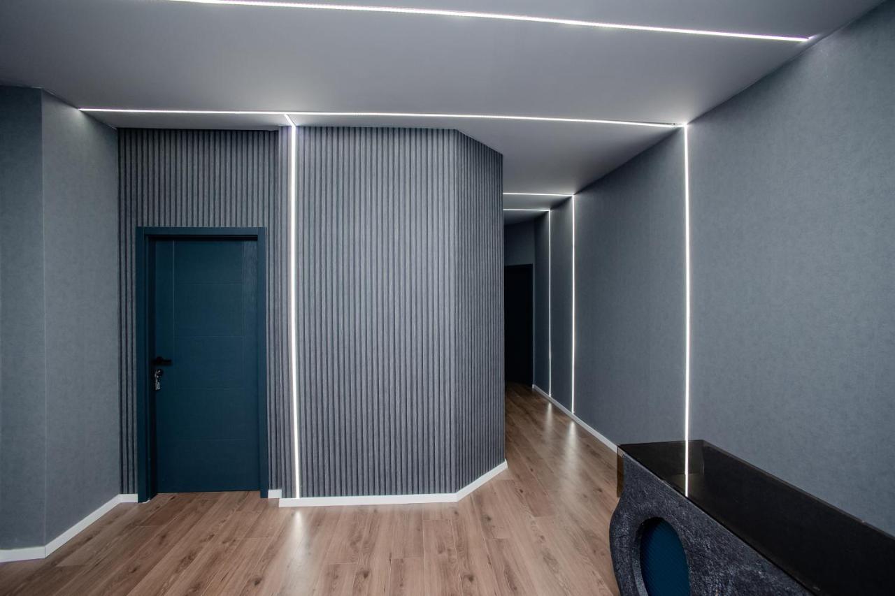 Griffon Bar Food Apartments Struga Bagian luar foto